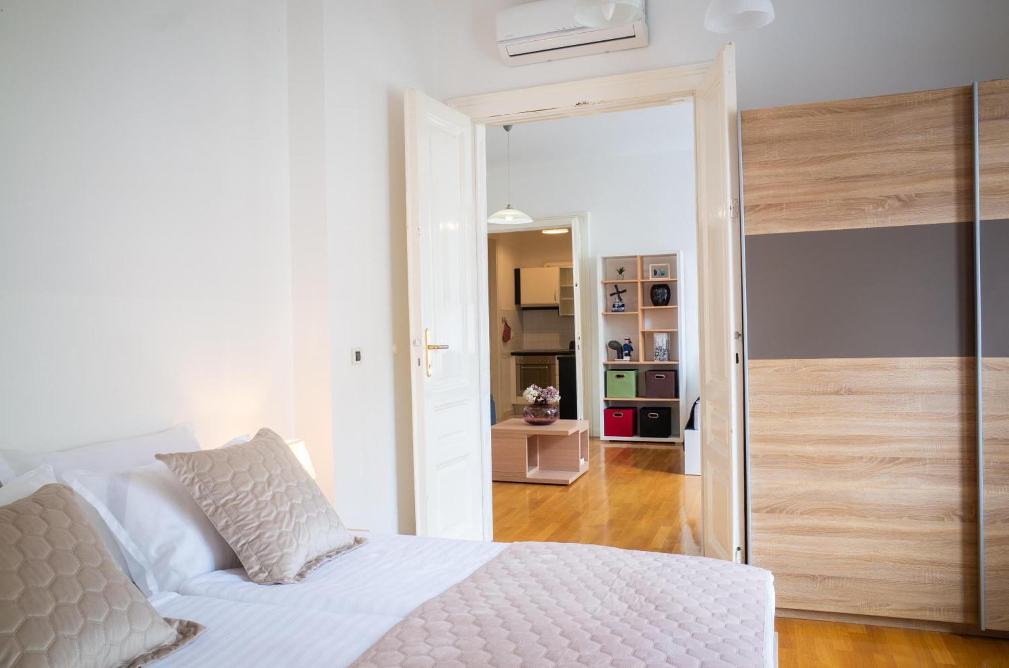 Apartment Korina - City Center Загреб Екстериор снимка
